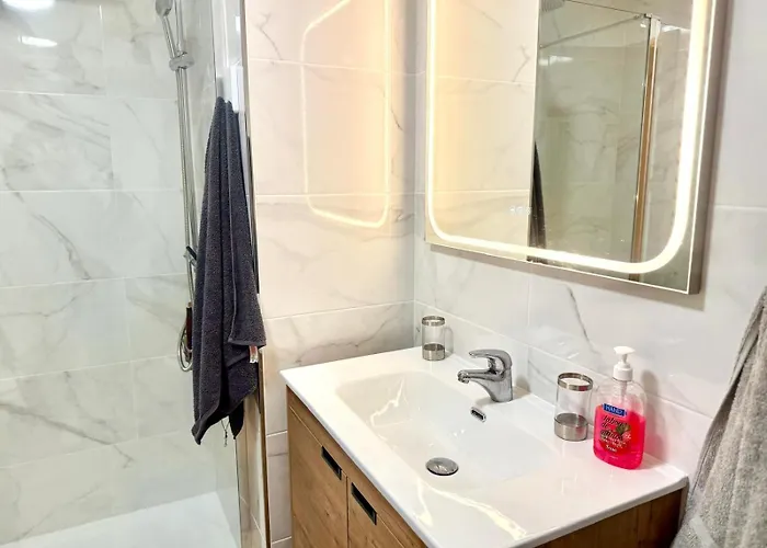 Amplio Piso De 3 Cerca De La Playa Arenal Appartement